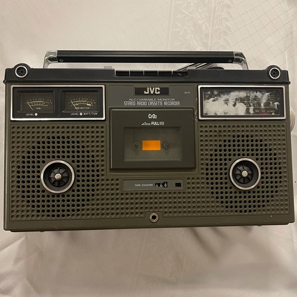 VINTAGE JVC ALC/Variable Monitor Stereo Radio Cassette Recorder No. 9475 - Picture 2 of 12